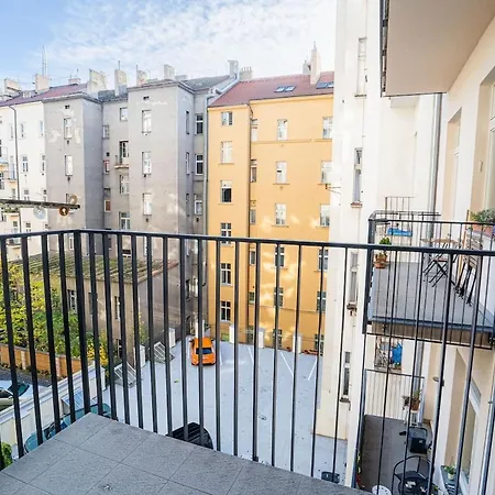 Bright 1 Bedroom Close To Mala Strana & Dancing House Prag