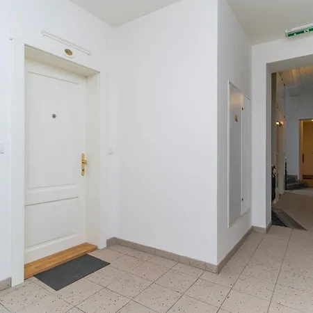 Bright 1 Br, Close To Malá Strana&dancing House Praga