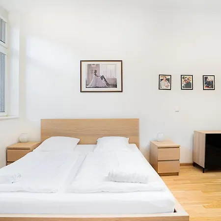 Bright 1 Br, Close To Malá Strana&dancing House *